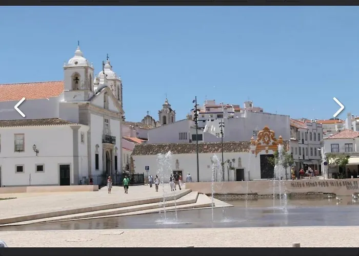 Aparts 8 T1 E T0 דירה