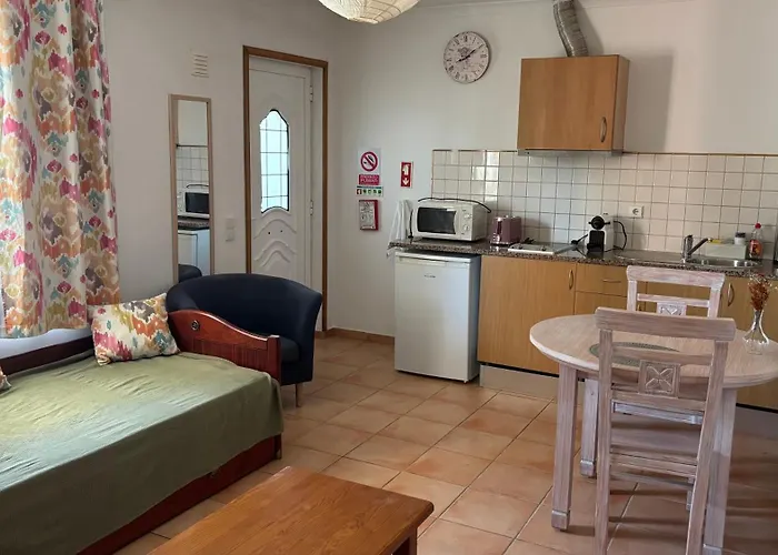 Aparts 8 T1 E T0 דירה לאגוּ‏ש