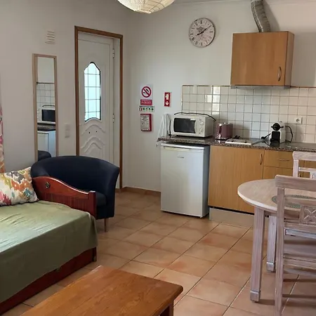 Aparts 8 T1 E T0 Apartamento Lagos